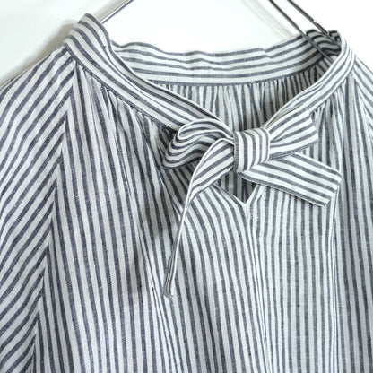 【美品】23区★麻100％♪半袖オーバーブラウス シャツ 大きいサイズ44 白×グレー系 ストライプ柄 薄手 z22955