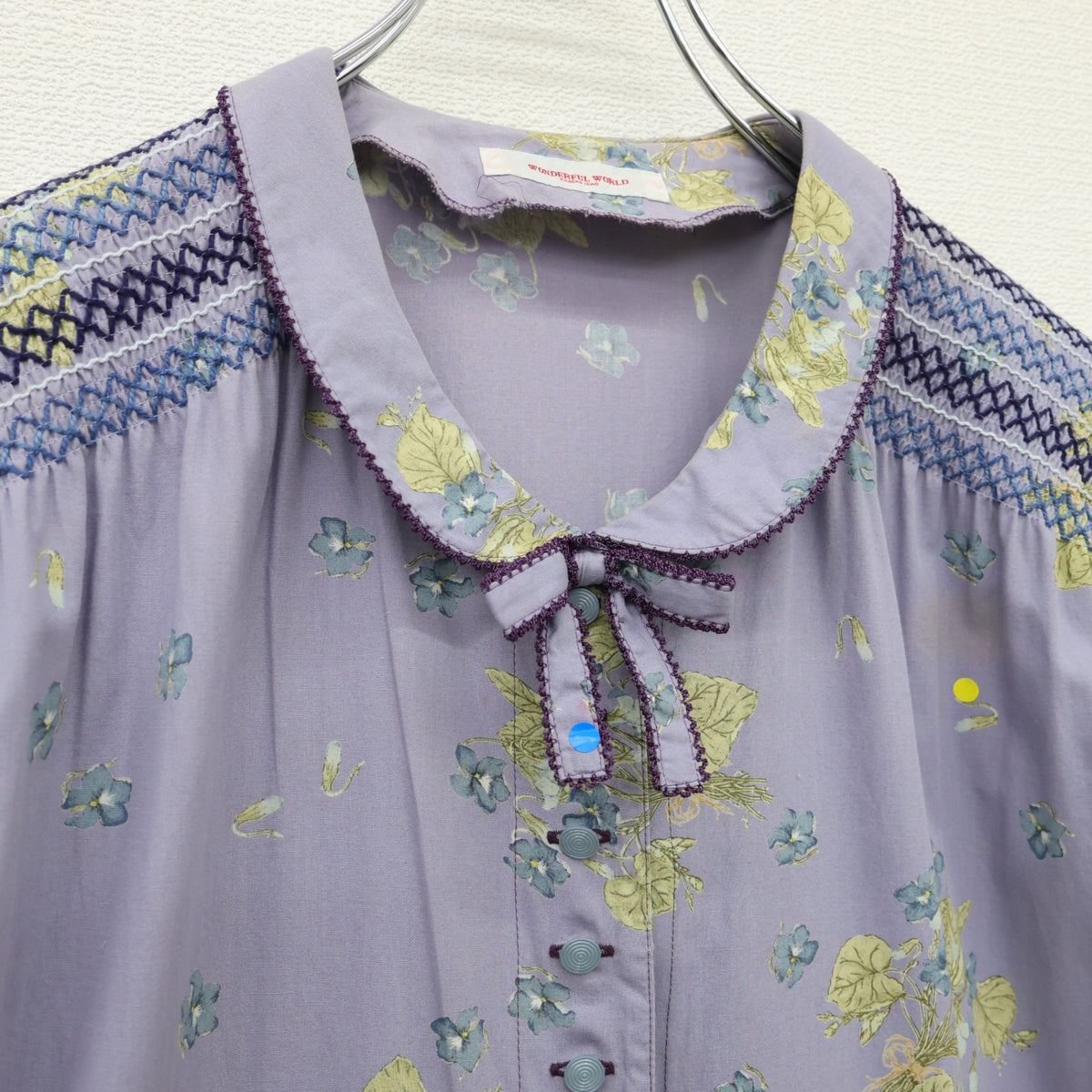 ワンダフルワールド★たくしあげデザイン♪繊細なスモッキング刺繍 半袖 ピコレース 前開きワンピース 紫系 z23320