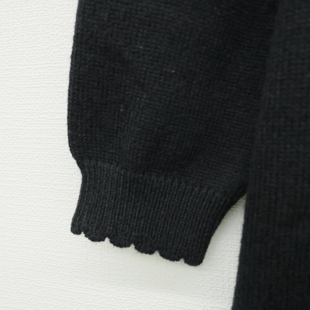 【新品タグ付】ピンクハウス★ロゴ刺繍&ゴールドボタン♪フード付きロングニットカーディガン 黒系 前開き z23520