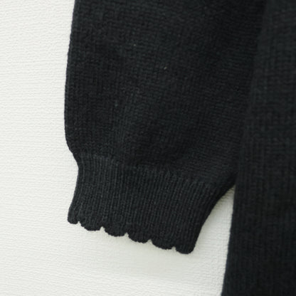 【新品タグ付】ピンクハウス★ロゴ刺繍&ゴールドボタン♪フード付きロングニットカーディガン 黒系 前開き z23520