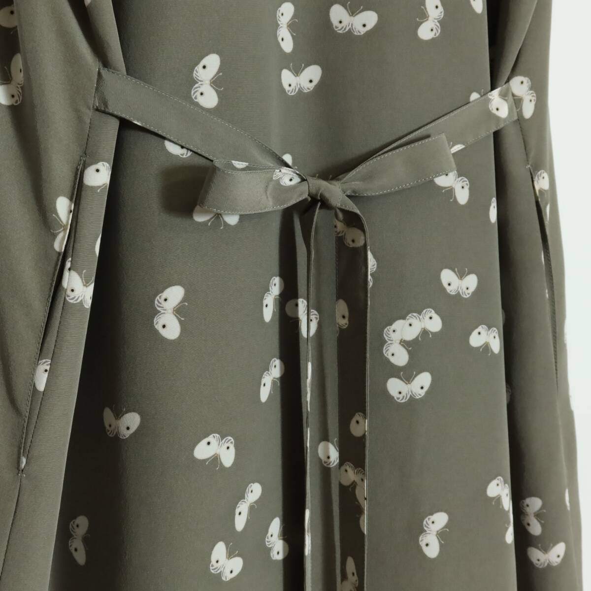 【美品】インゲボルグ★蝶々プリント♪ピンタックワンピース グレー系 ゆったりシルエット z14352