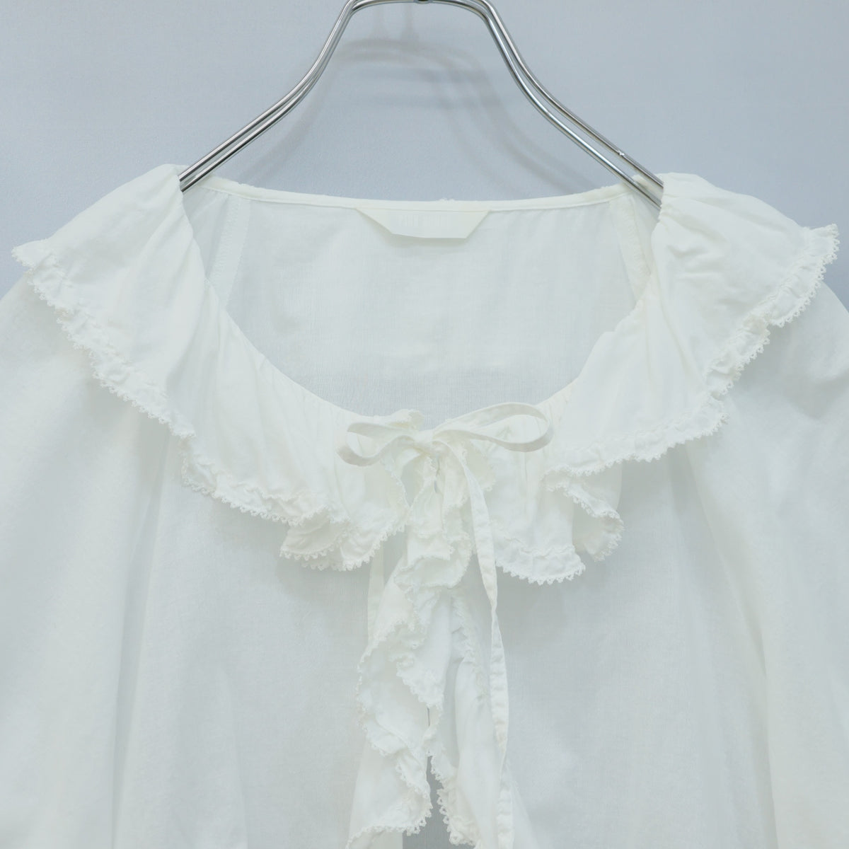 【美品】ピンクハウス★たっぷりフリル♪キュートな半袖ローンブラウス ボレロ風 白系 2023年製 無地 z23569