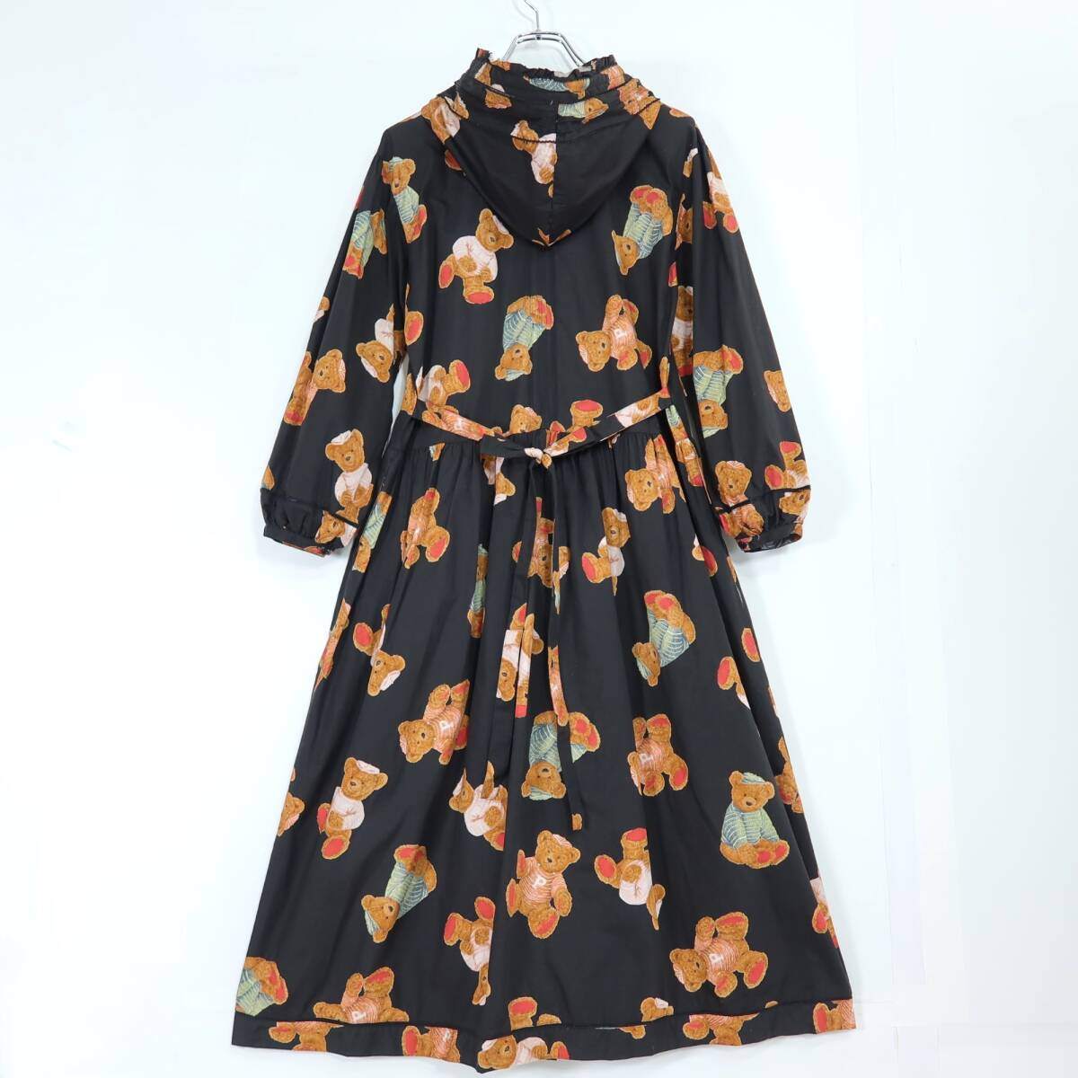 【美品】ピンクハウス★可愛い！セーターくまpt♪フード付きワンピース 黒系 前開き リボン&はしごレース♪薄手 z19593