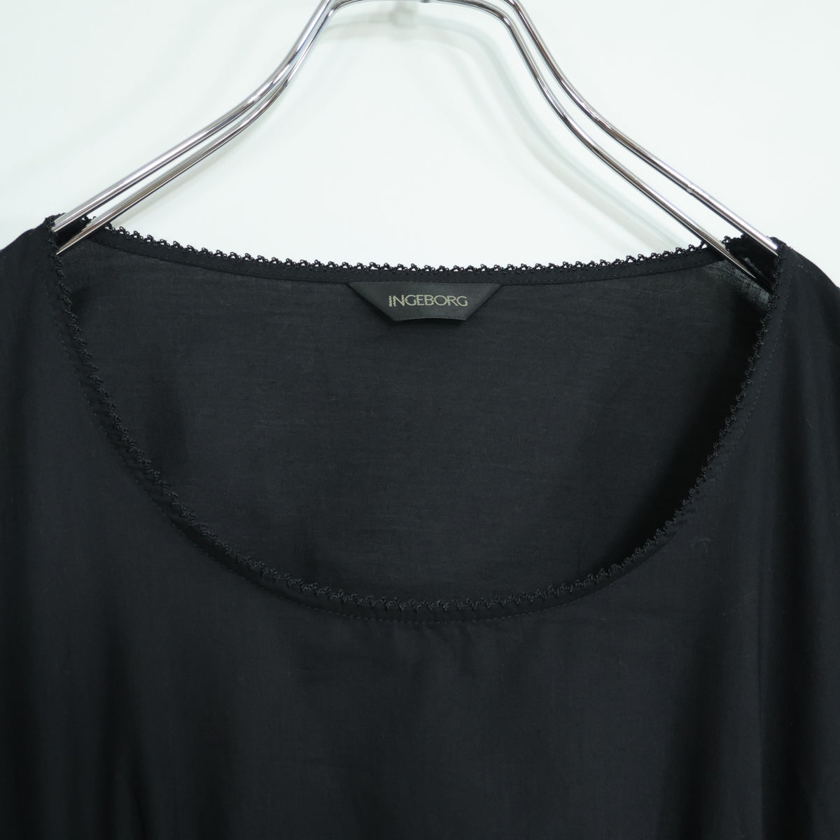 【美品】インゲボルグ★シャーリング♪ふんわりローンワンピース ミニ丈 サイズM 黒系 ピコレース♪無地 薄手 z22041