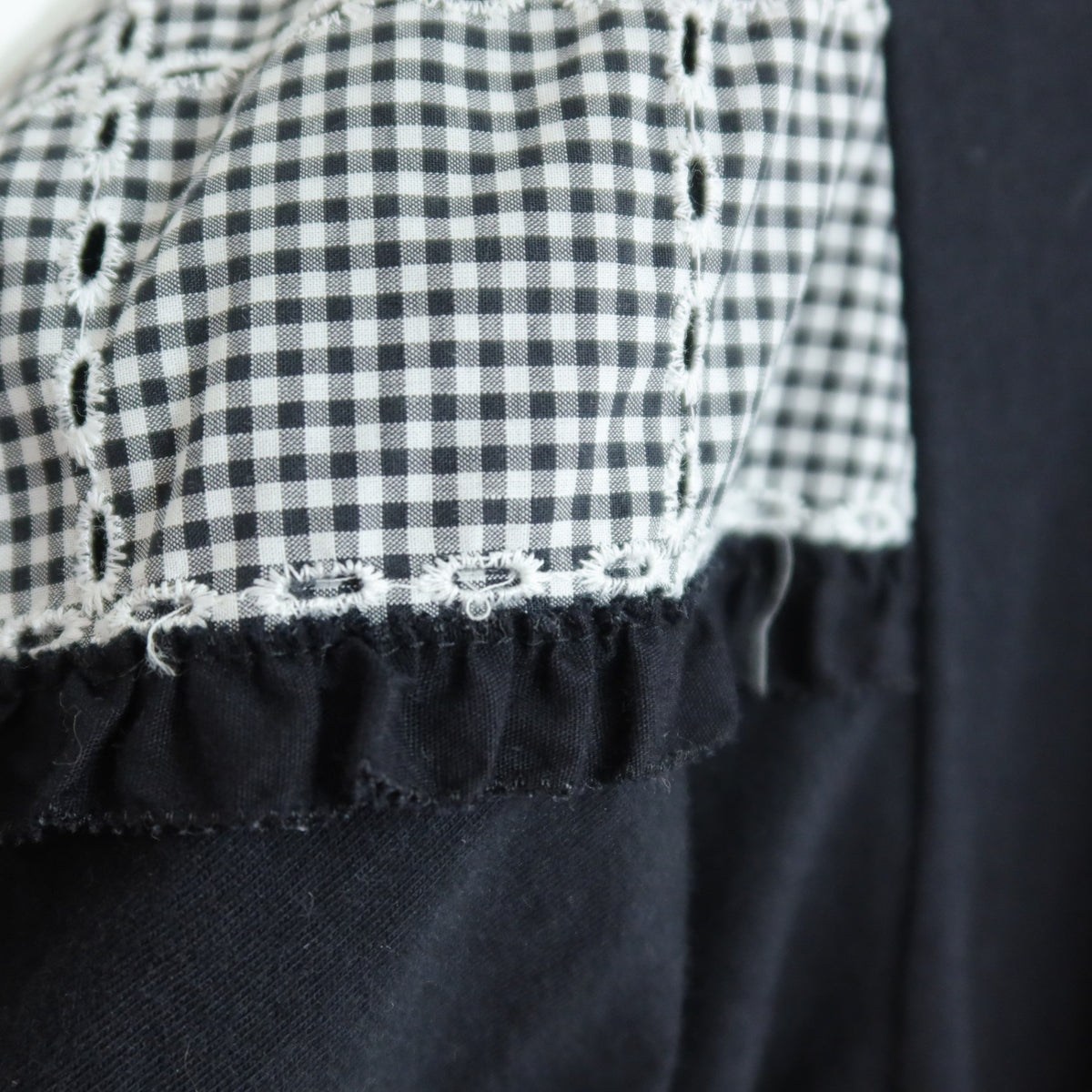 【美品】ピンクハウス★ギンガムチェック柄が可愛い♪ 半袖カットソー カットワーク刺しゅうデザイン サイズ3(M) 黒系 z19976