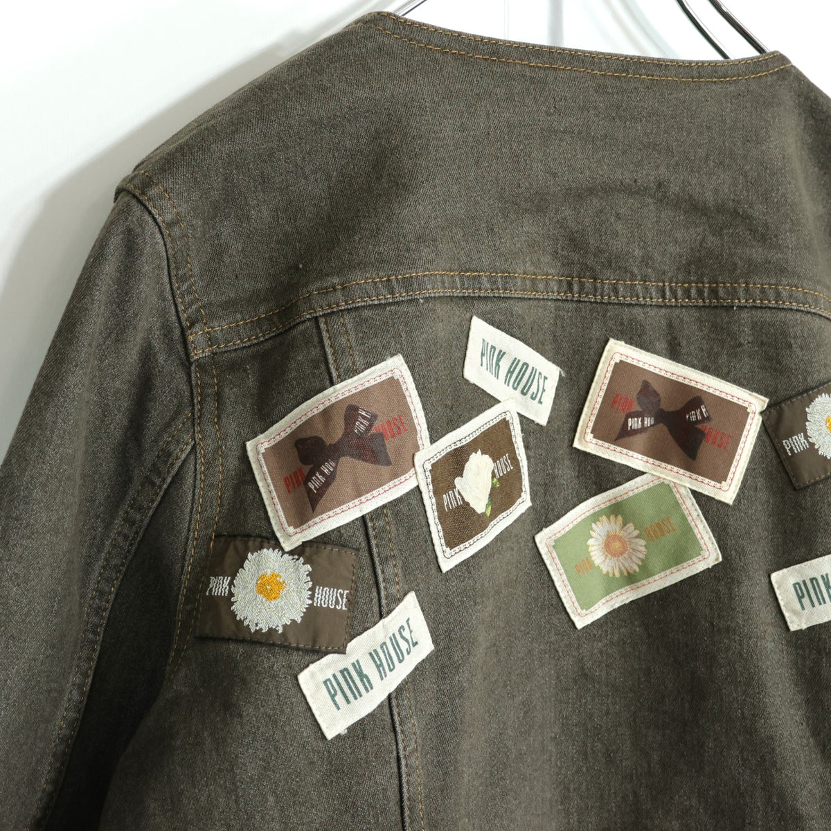 【美品】ピンクハウス★ひなぎくワッペン♪デニムジャケット ノーカラー 大きいサイズL チャコールグレー系 前開き 無地 z21851