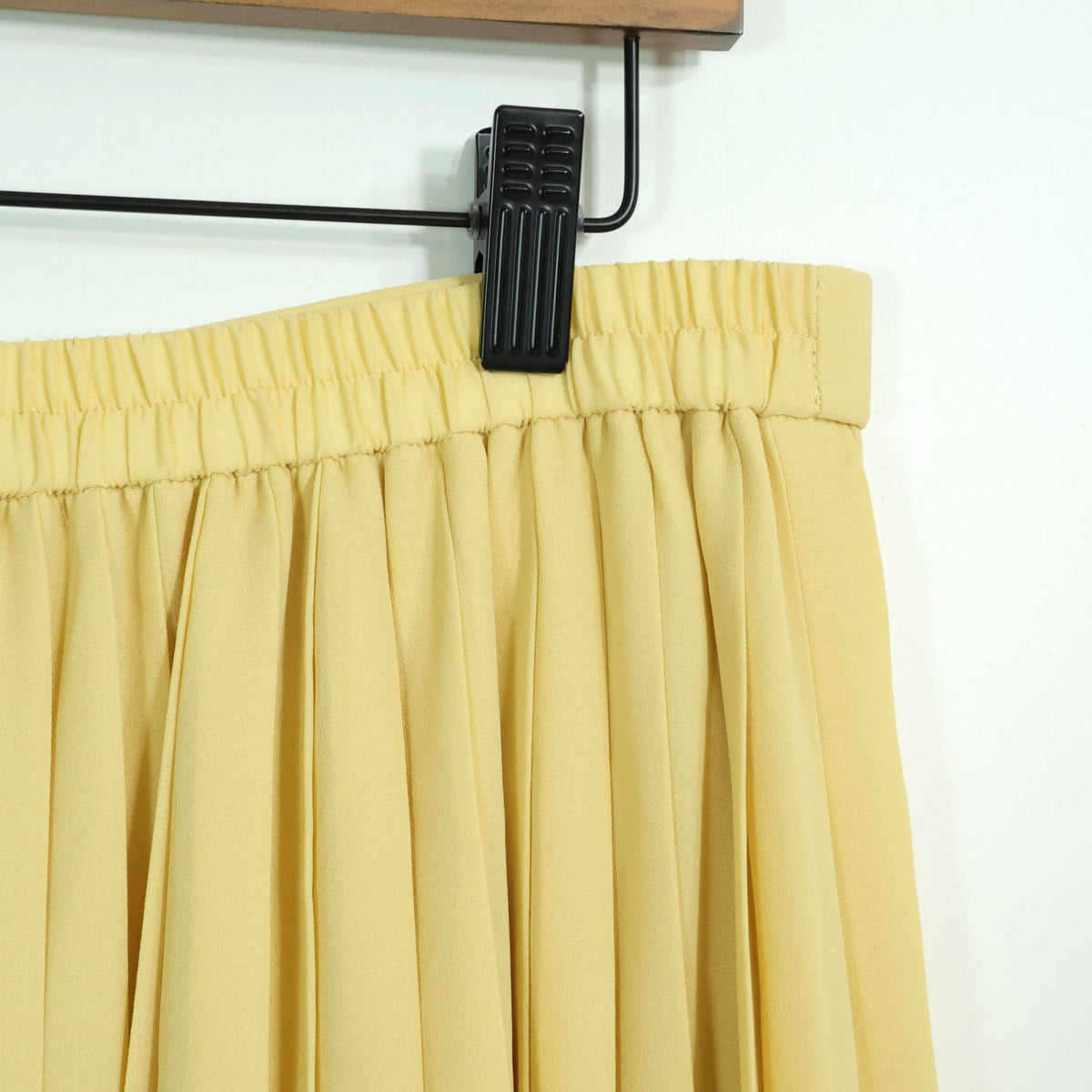 【新品タグ付】UNIQLO★シフォンプリーツロングスカート♪裏地付き サイズXXL イエロー系 z22881