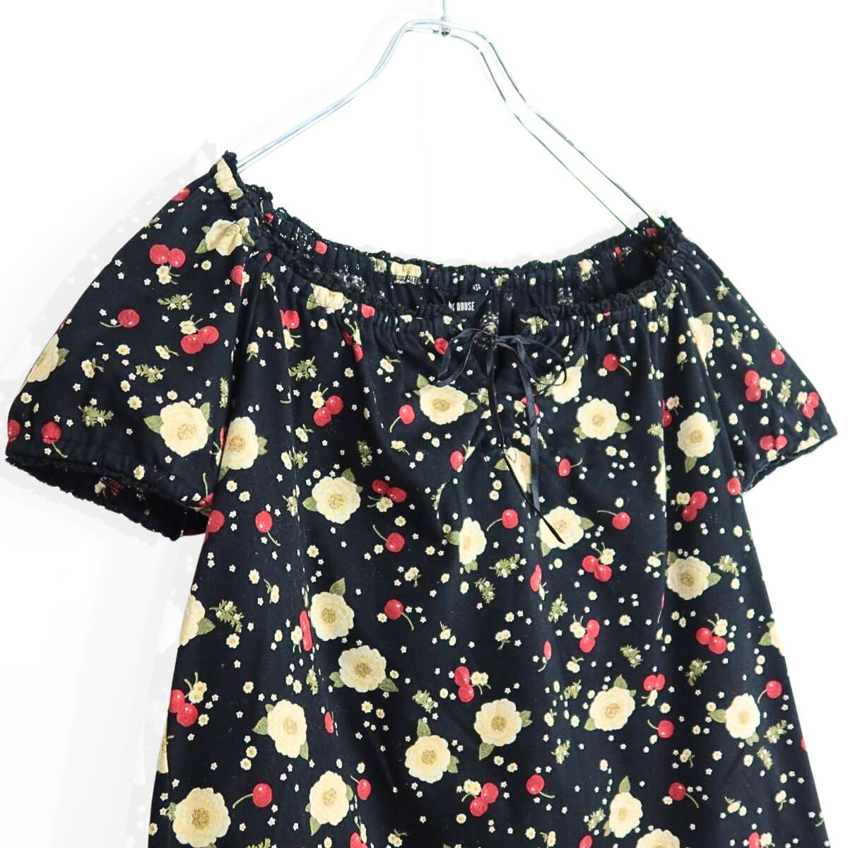 【美品】ピンクハウス★舞い散るチェリーとお花pt♪ 半袖カットソー&ギャザースカート 上下2点 黒系 ＊ z20203
