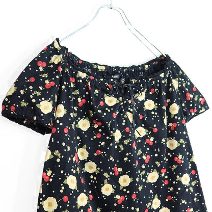 【美品】ピンクハウス★舞い散るチェリーとお花pt♪ 半袖カットソー&ギャザースカート 上下2点 黒系 ＊ z20203
