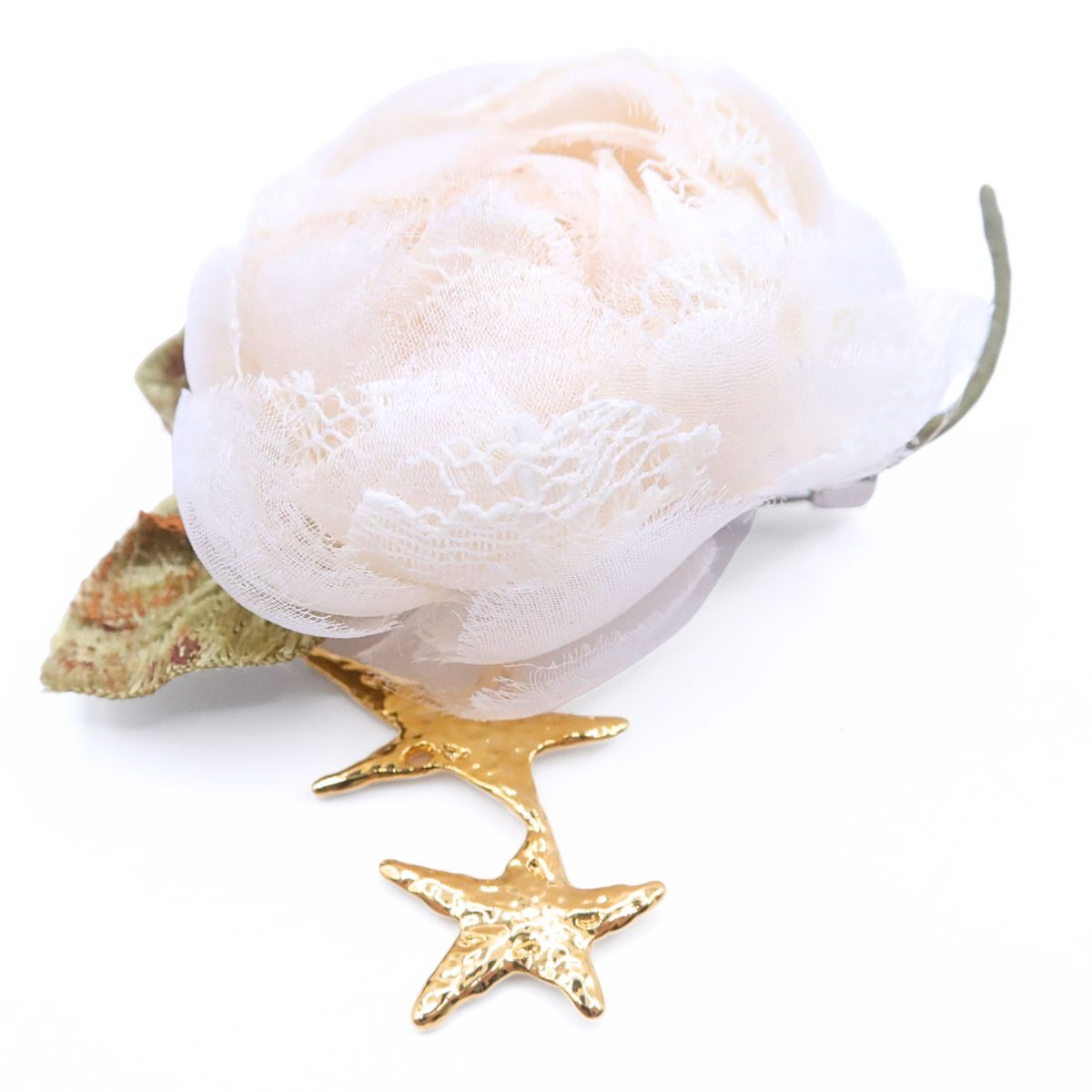 【美品】トワエボンボン ピンクハウス系★繊細なレース使いの薔薇と星のコサージュ 白系　＊ko110