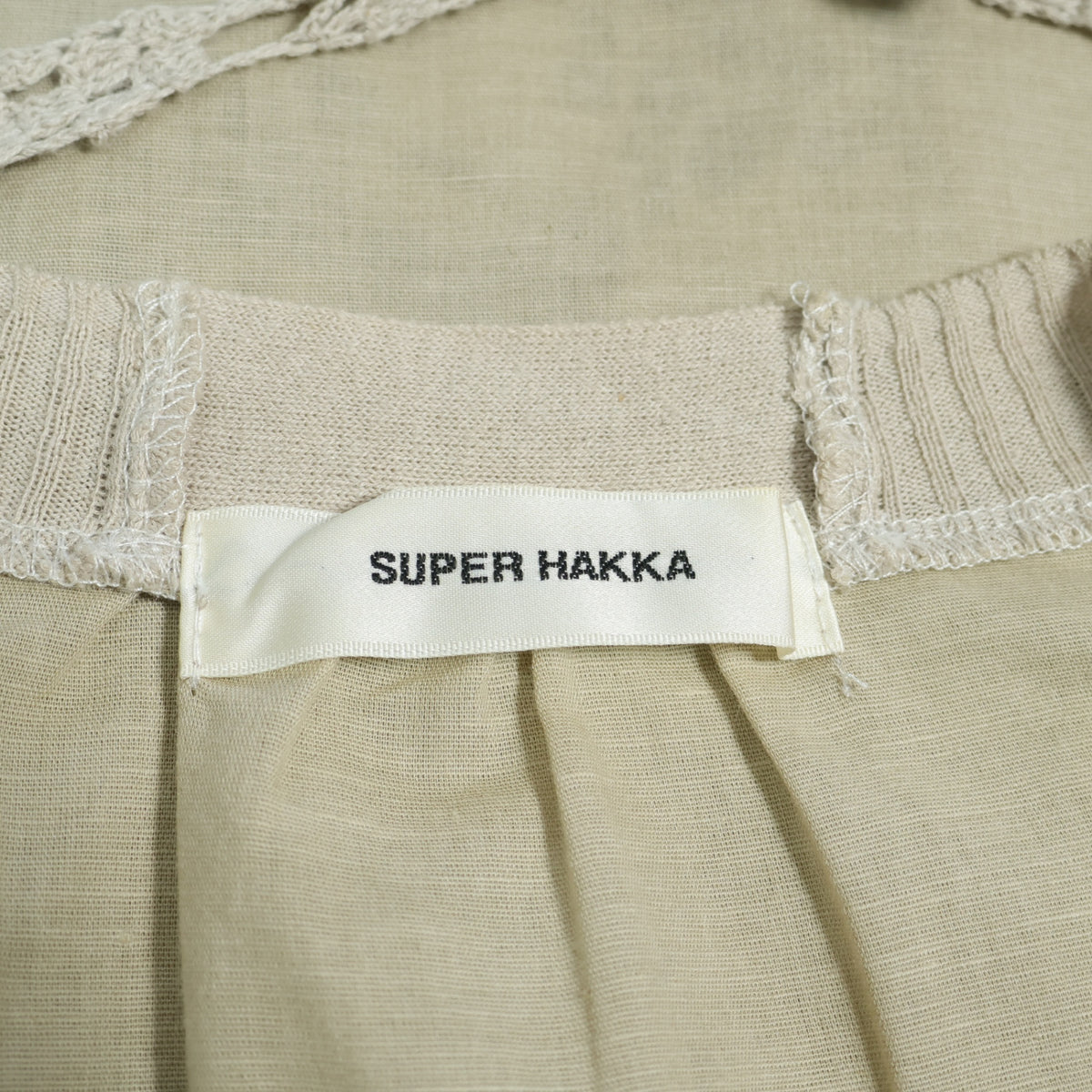 SUPER HAKKA スーパーハッカ★レースベスト 前開き 後ろリボン 幾何学模様 薄茶系 z22209
