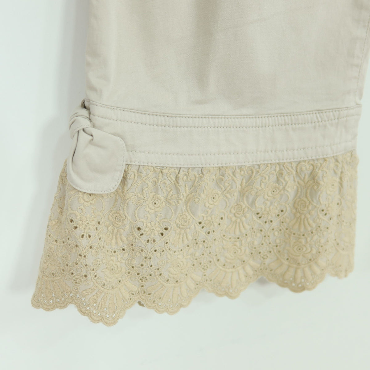 ピンクハウス★裾カットワークレース♪ハーフパンツ 大きいサイズL ベージュ系 ストレッチ♪無地 薄手 z19658
