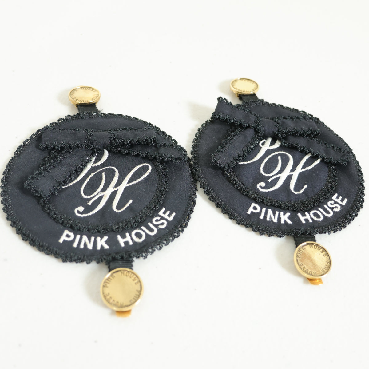 PINK HOUSE ピンクハウス★ロゴ刺繍×立体リボン♪ゴールド調クリップ 2個セット たくし上げ 黒系 ＊so454