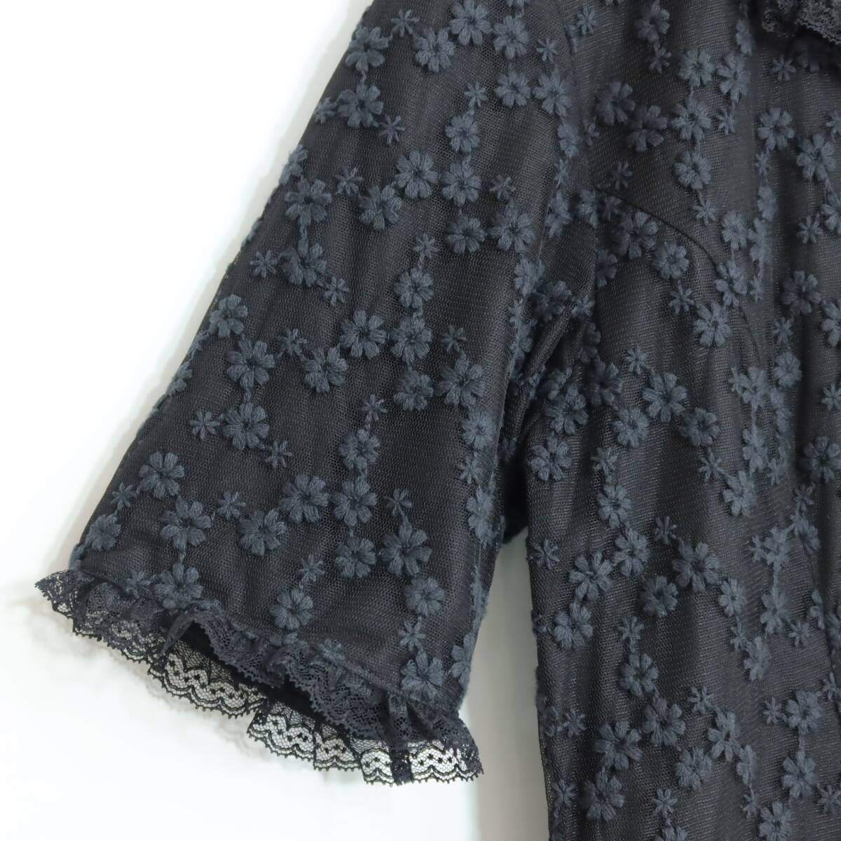 【美品！】ピンクハウス★かぶせ段々♪刺繍付チュールレースのワンピース サイズM 黒系 キュートな小花刺繍♪z21020