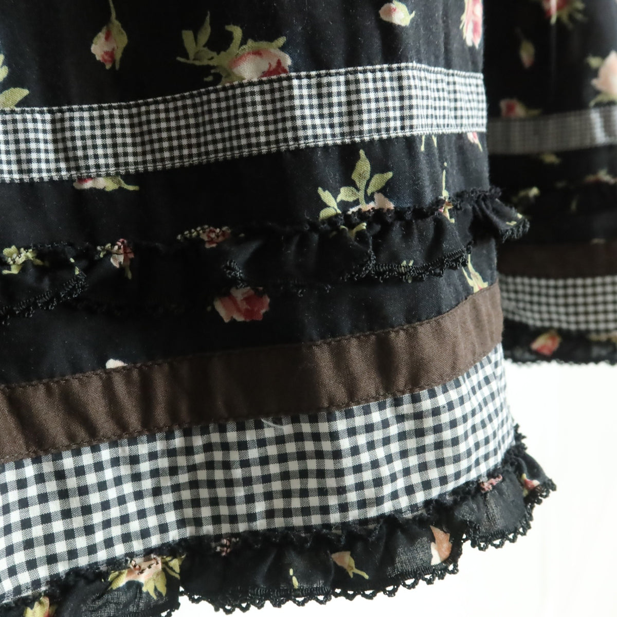 【美品】ピンクハウス★ギンガムパッチワーク♪ローンチュニックブラウス 黒系 薔薇pt♪薄手 z18327