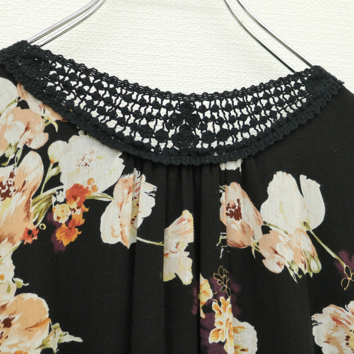 インゲボルグ★胸元レース使い♪花柄シフォンワンピース サイズ9 黒系 薄手 z23318